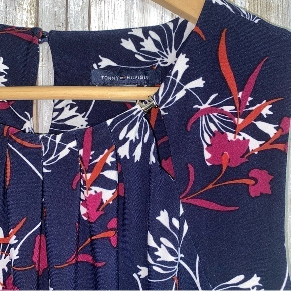 Tommy Hilfiger Navy Floral Sleeveless Blouse - Picture 4 of 5